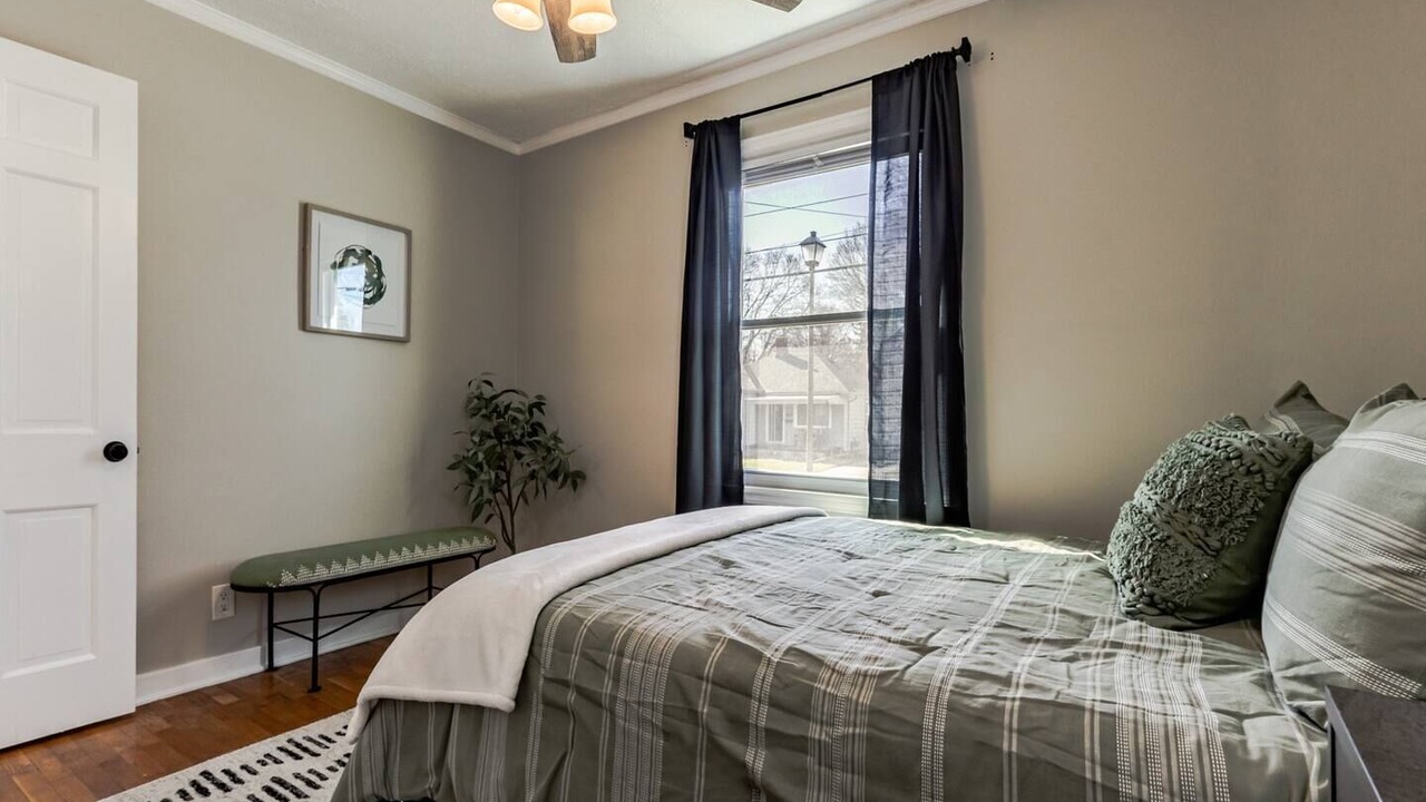 Photo of Bedroom in Lansing