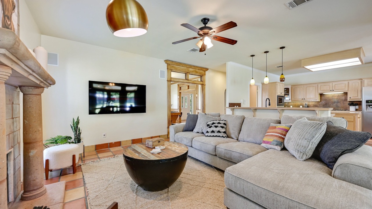 Photo of Livingroom in San Leanna