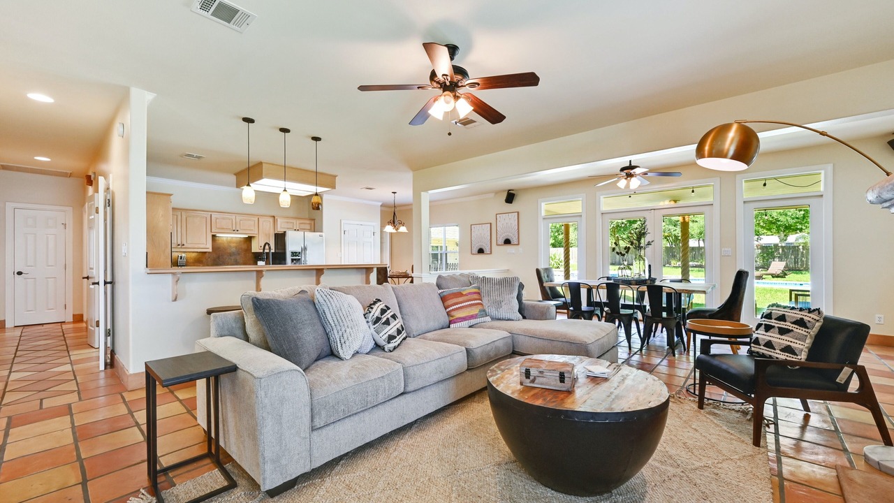Photo of Livingroom in San Leanna