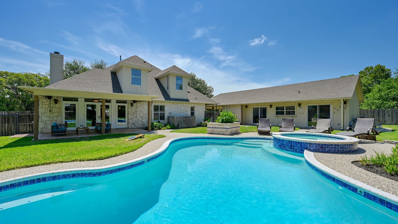 Photo of Outdoor in San Leanna