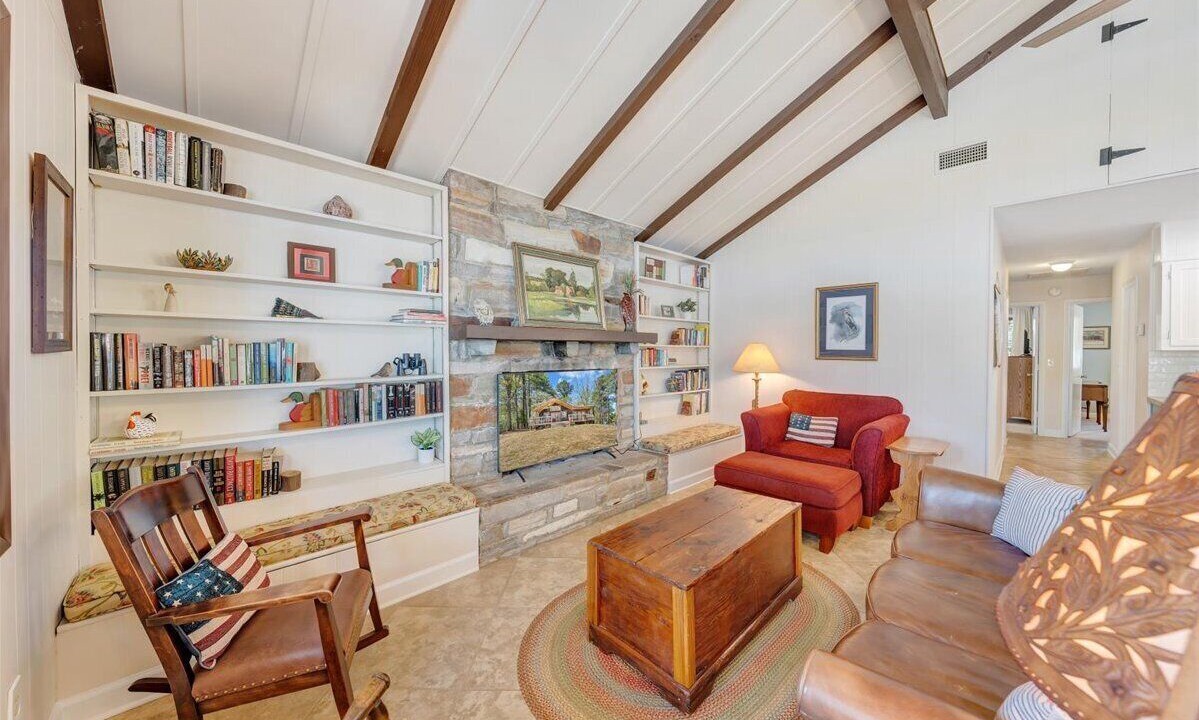 Photo of Livingroom in Smith Mountain Lake