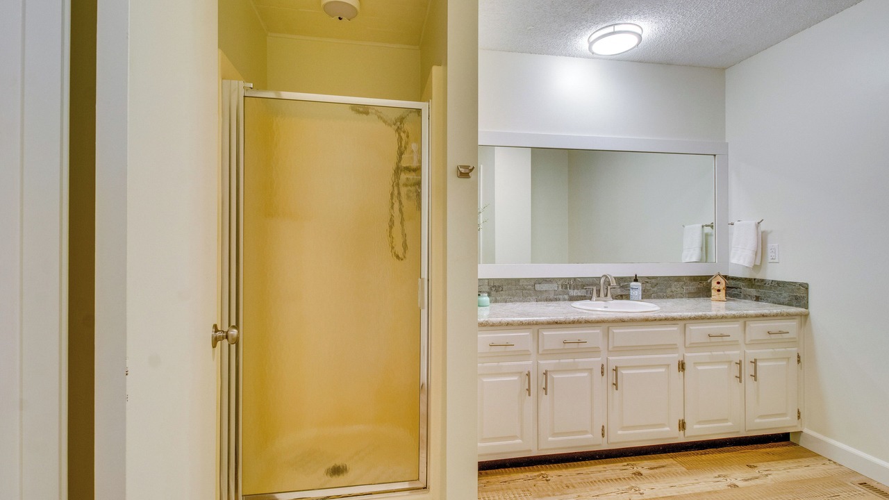Photo of Bathroom in Cherokee Village
