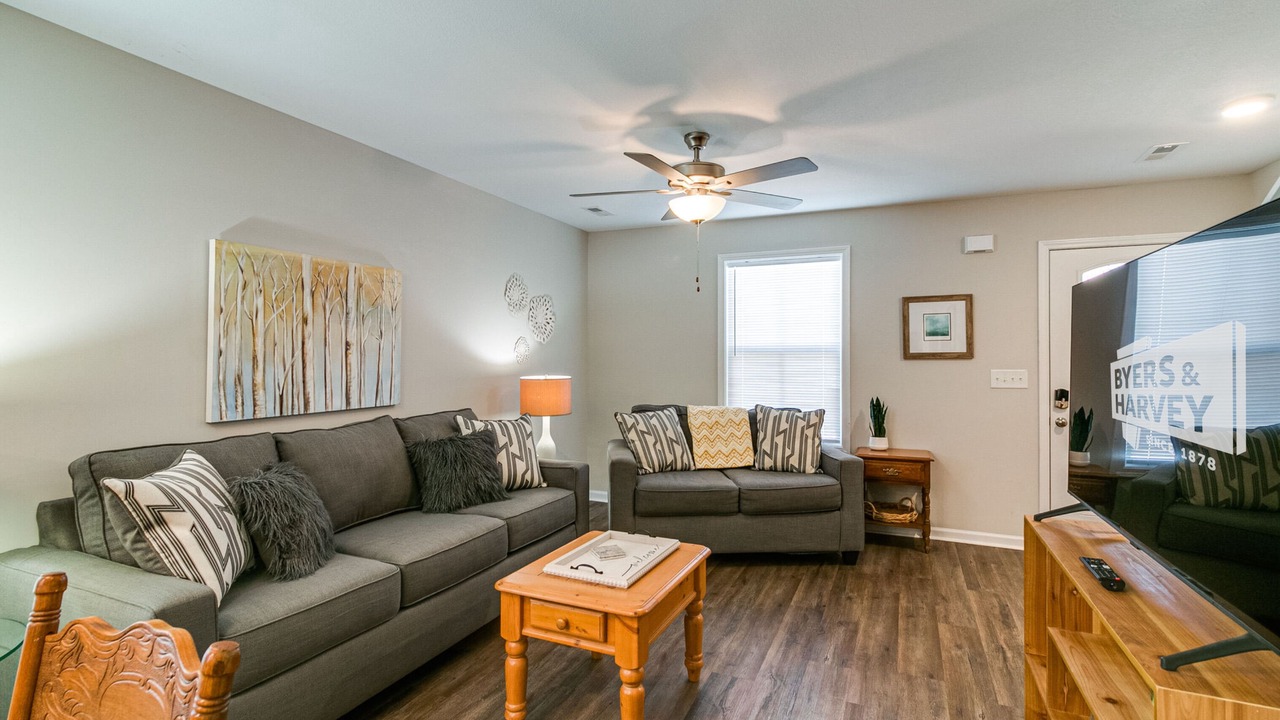 Photo of Livingroom in Clarksville