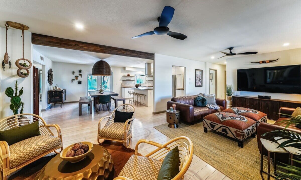 Photo of Livingroom in Scottsdale Country Acres