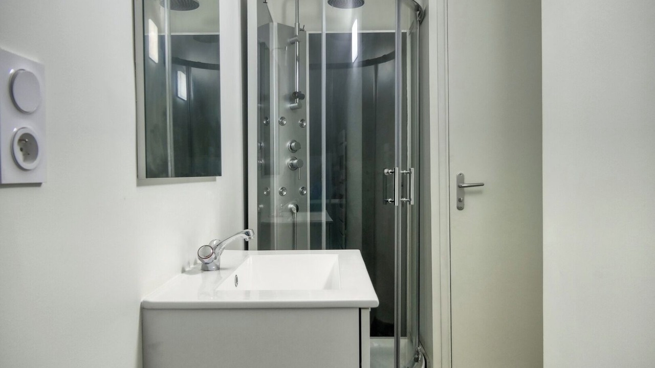 Photo of Bathroom in Caderousse