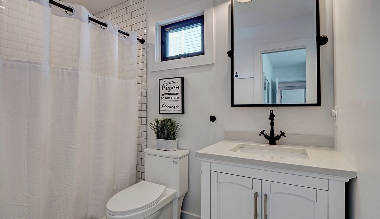 Photo of Bathroom in Wrightsville Beach