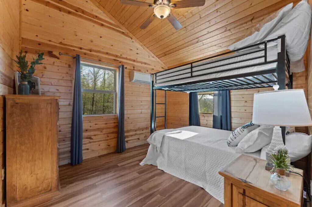 Photo of Bedroom in Jasper