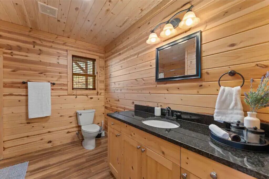 Photo of Bathroom in Jasper