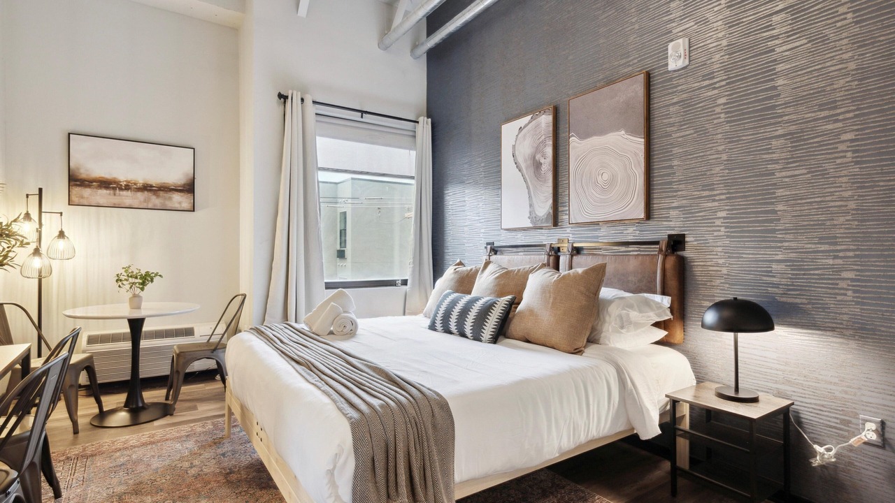 Photo of Bedroom in Fairmount