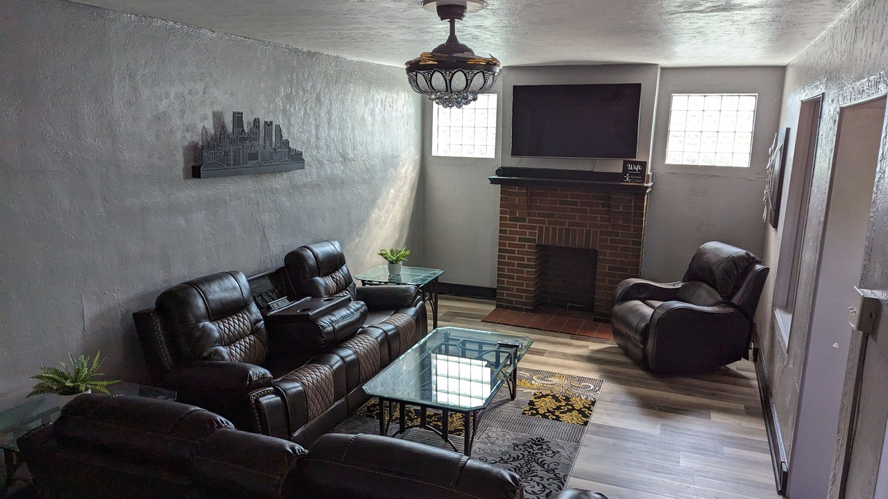 Photo of Livingroom in Swissvale