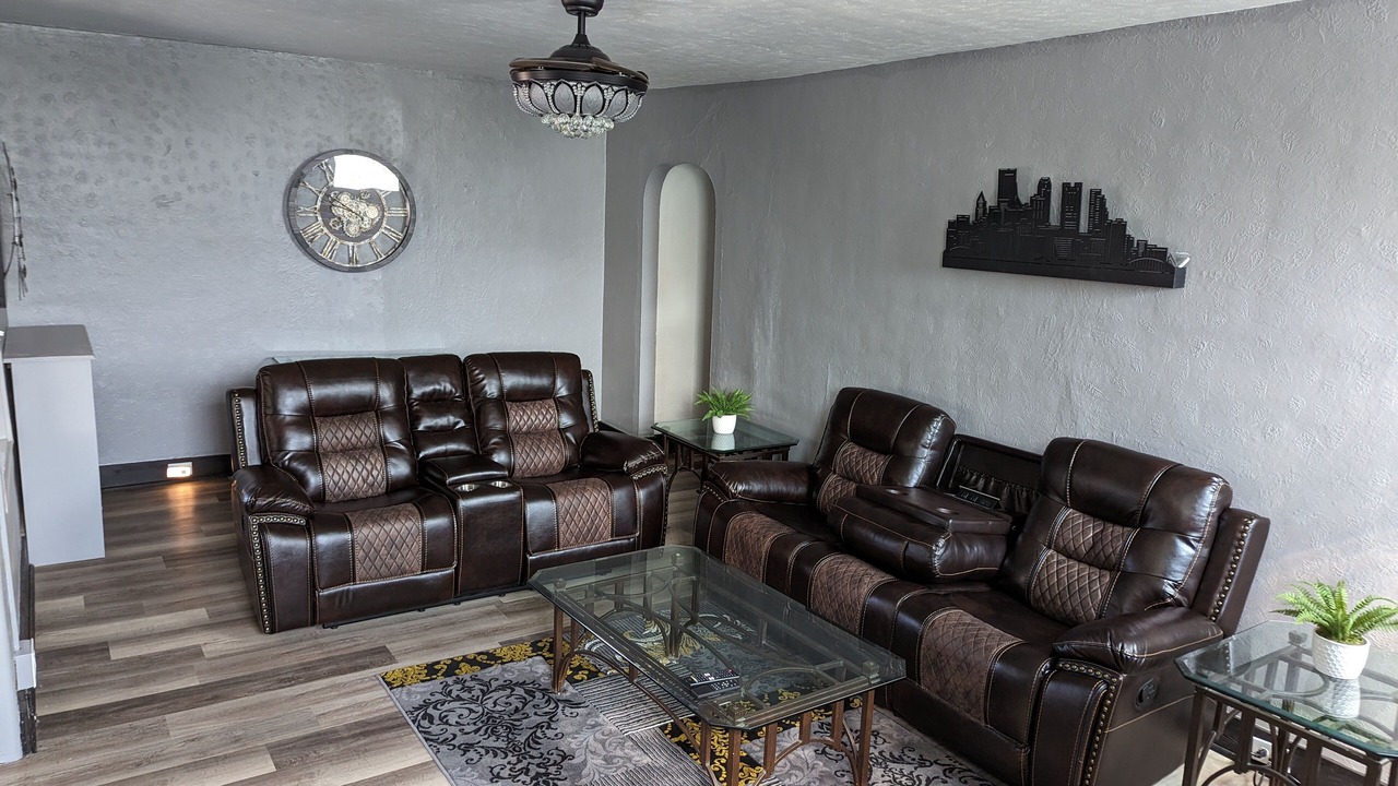 Photo of Livingroom in Swissvale