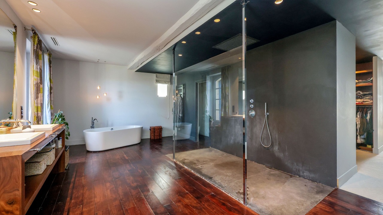Photo of Bathroom in Lisle-sur-Tarn