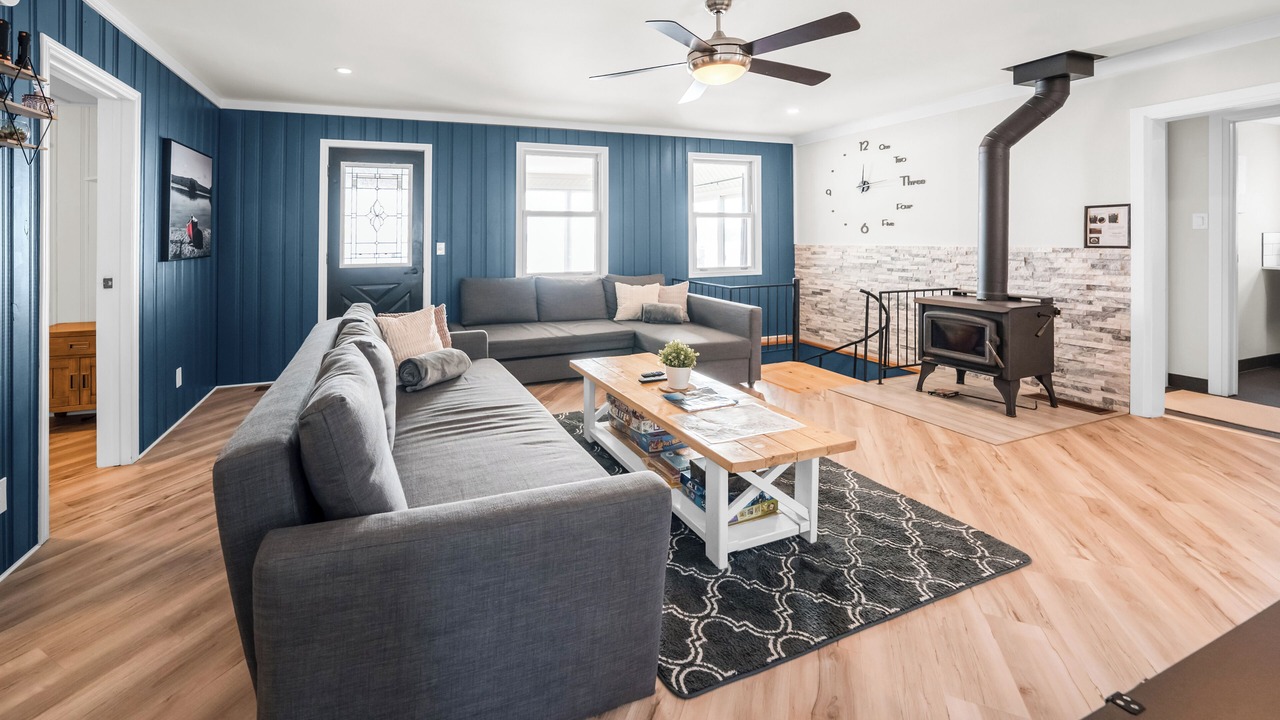 Photo of Livingroom in Head Lake