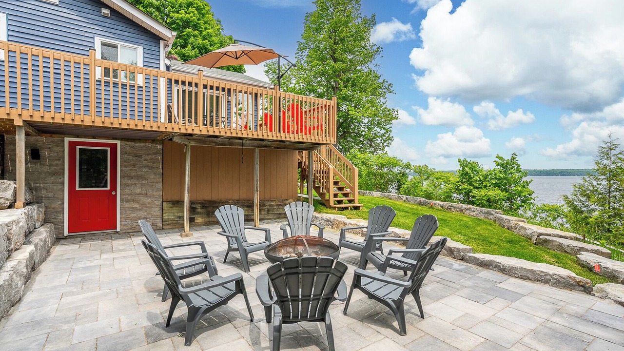 Photo of Patio Balcony in Head Lake