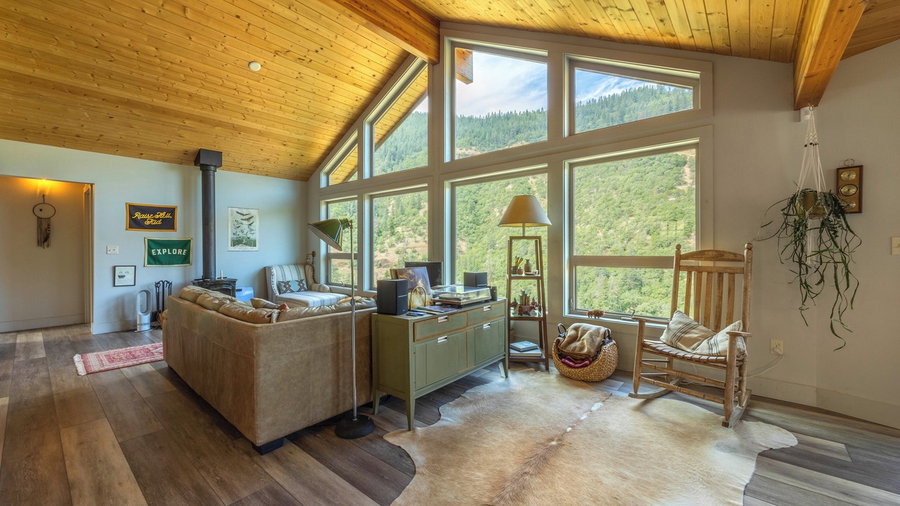 Photo of Others in Lyle