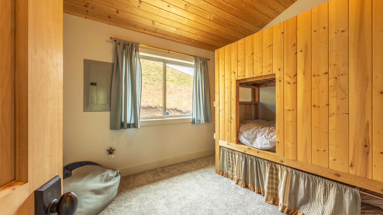 Photo of Bedroom in Lyle