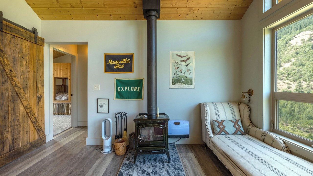 Photo of Others in Lyle