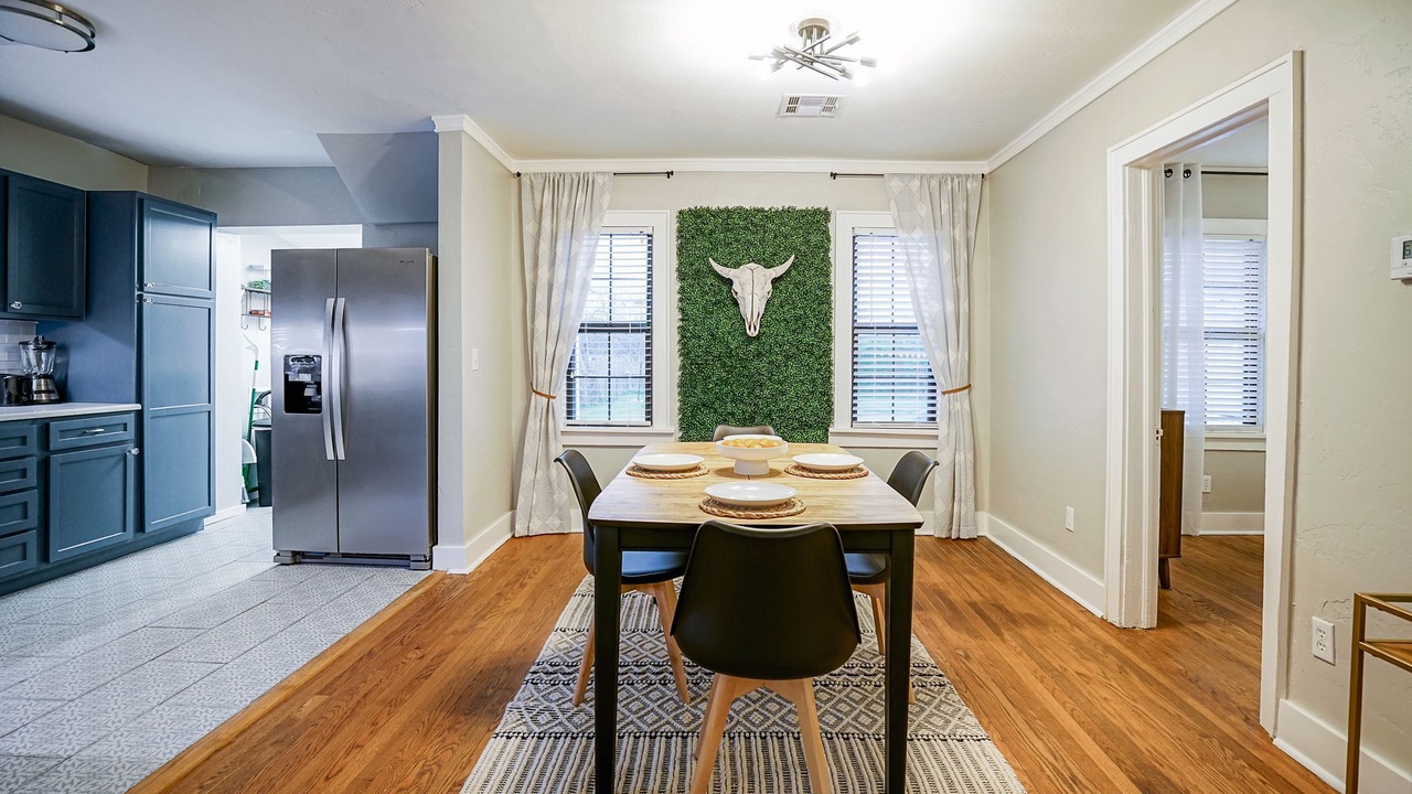 Photo of Livingroom in Crestwood
