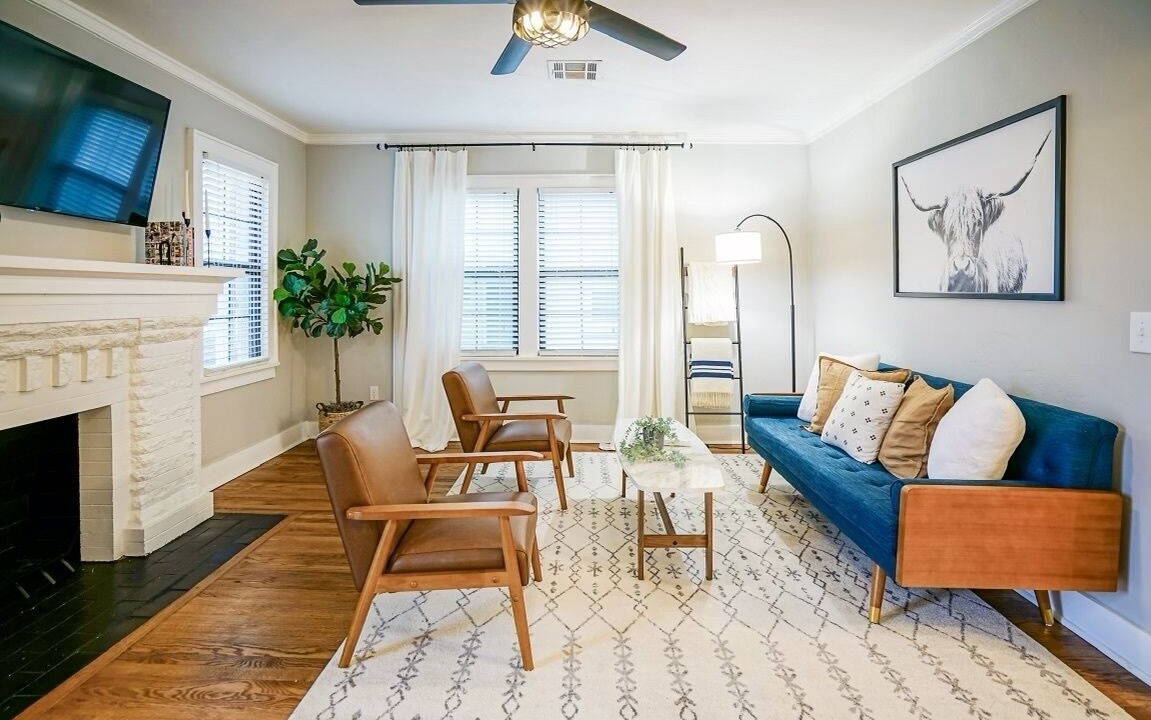 Photo of Livingroom in Crestwood