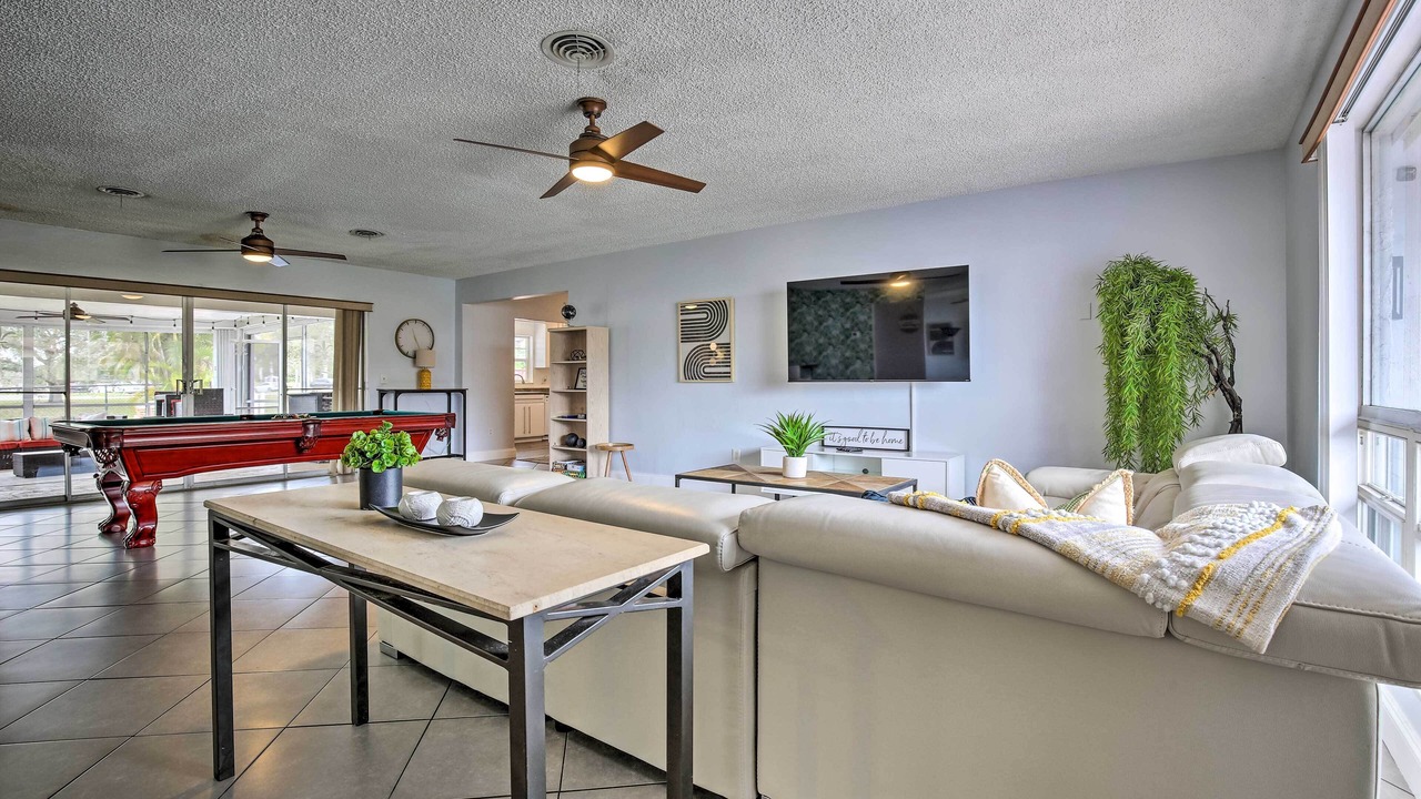 Photo of Livingroom in Survey Creek
