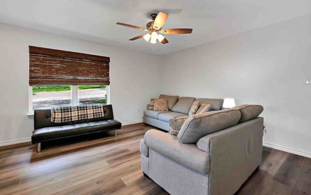 Photo of Livingroom in Moody