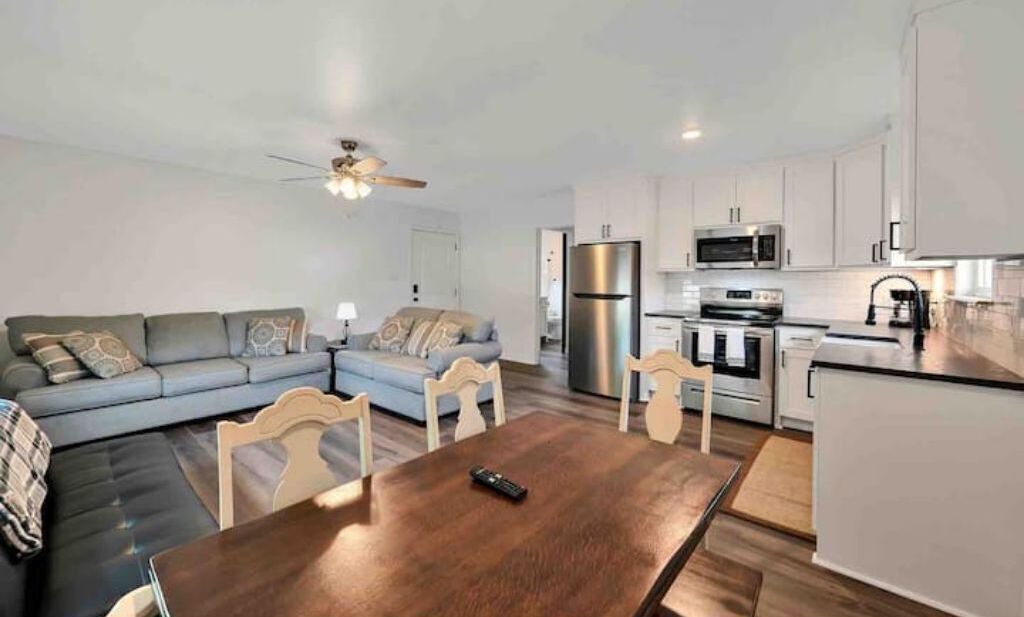 Photo of Livingroom in Moody