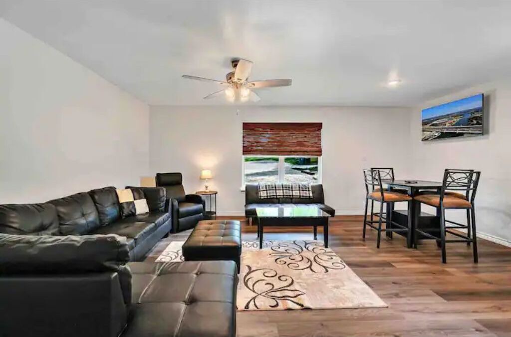 Photo of Livingroom in Moody