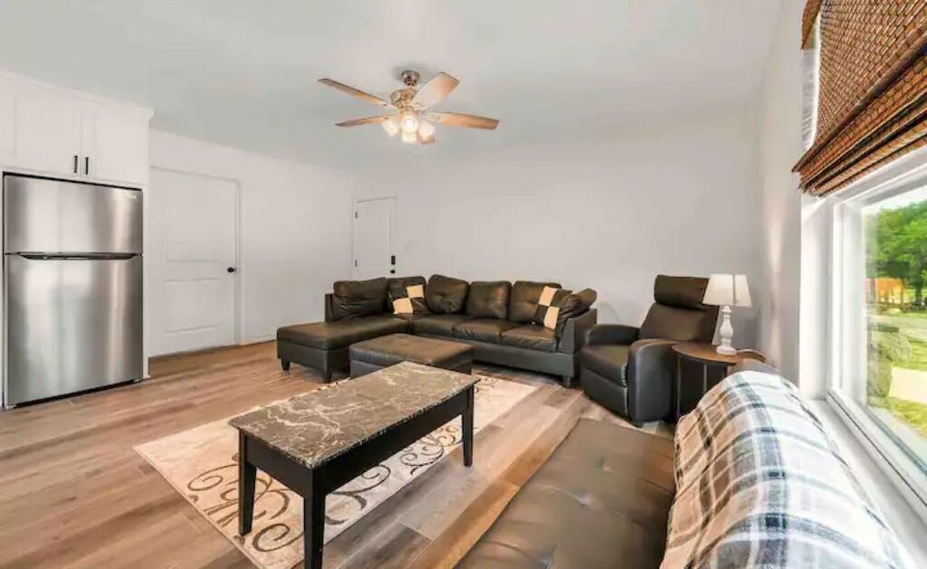 Photo of Livingroom in Moody