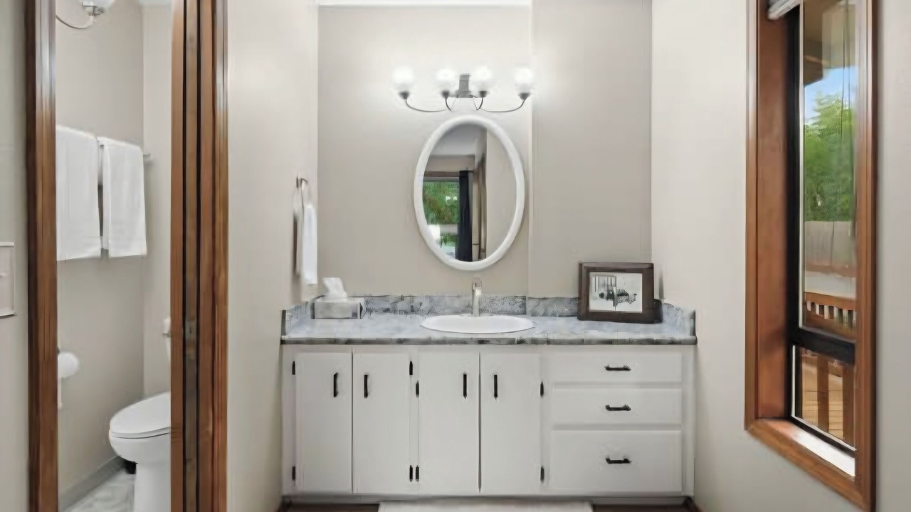 Photo of Bathroom in Marylhurst