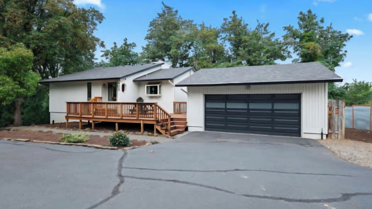 Photo of Outdoor in Marylhurst