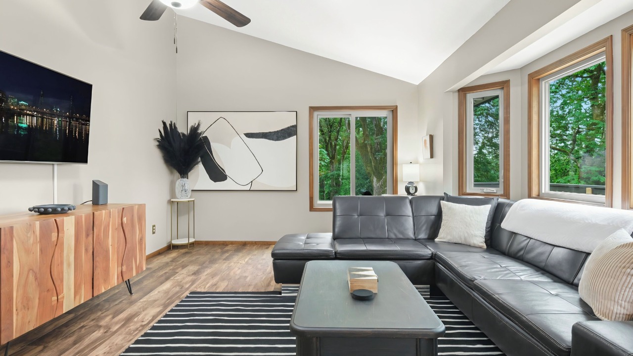Photo of Livingroom in Marylhurst