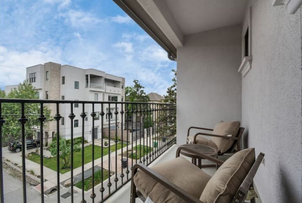 Photo of Patio Balcony in Washington Ave./ Memorial Park