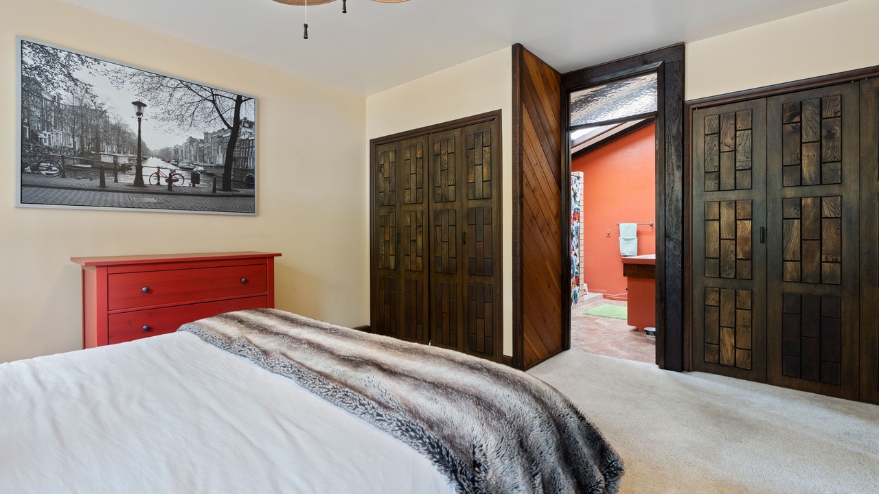 Photo of Bedroom in Shadow Hills