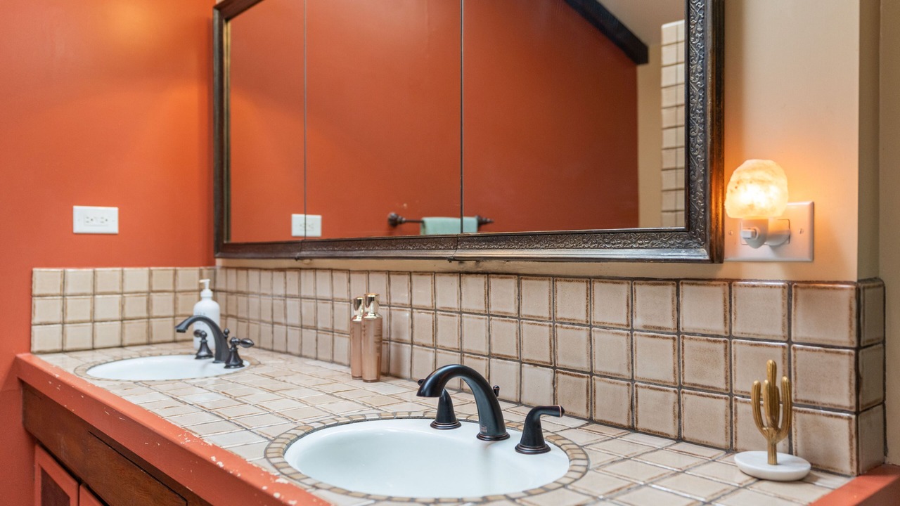 Photo of Bathroom in Shadow Hills
