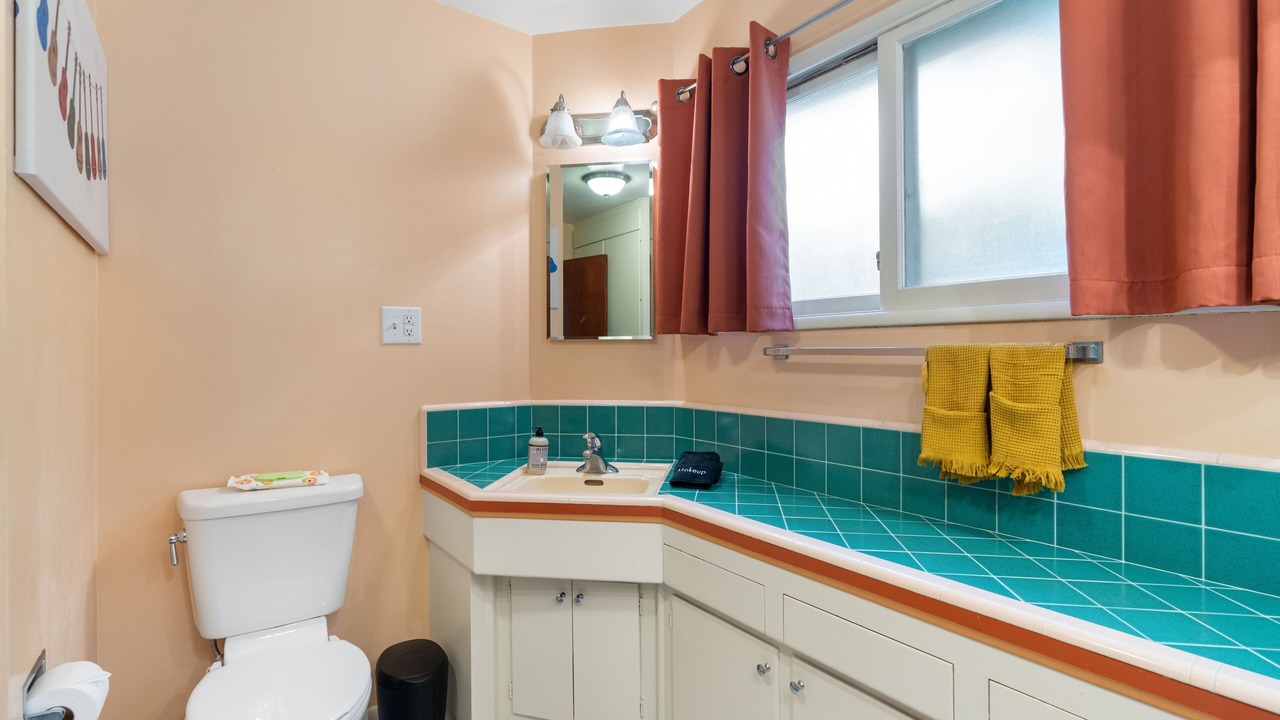 Photo of Bathroom in Shadow Hills