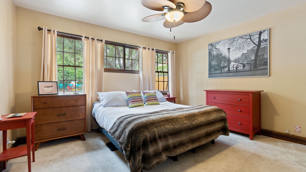 Photo of Bedroom in Shadow Hills
