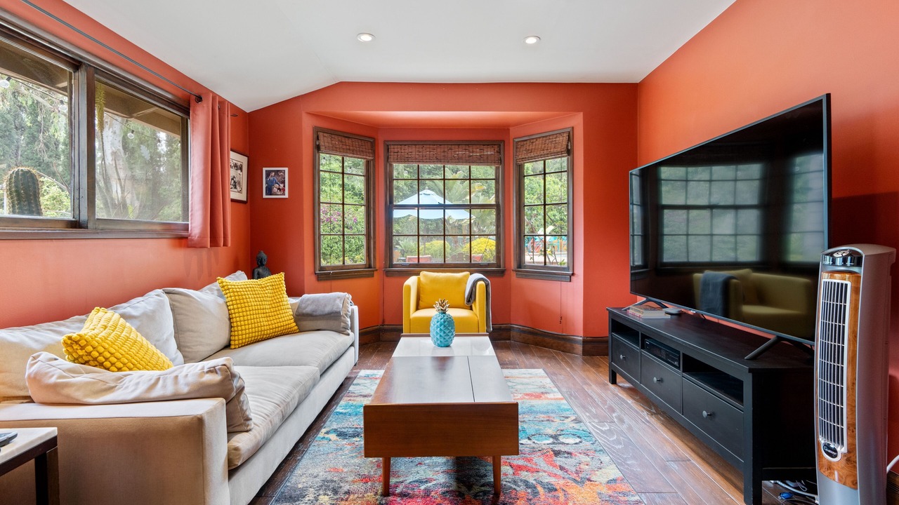 Photo of Livingroom in Shadow Hills