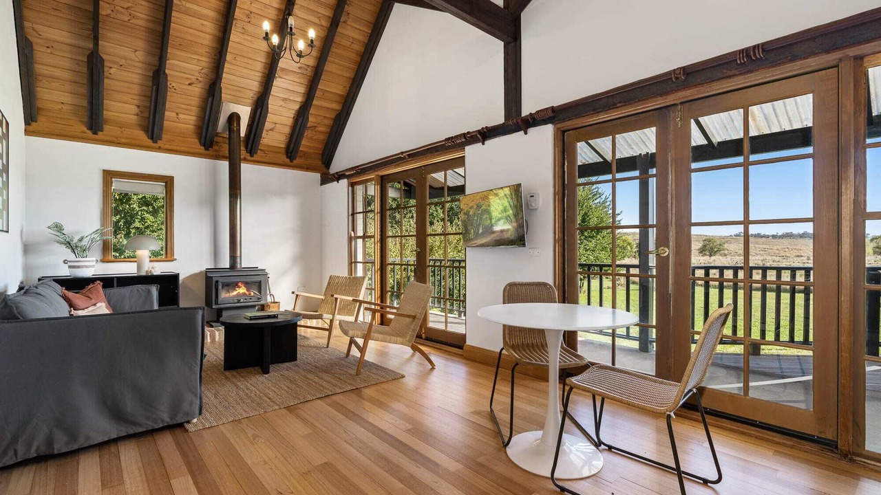 Photo of Livingroom in Eglinton