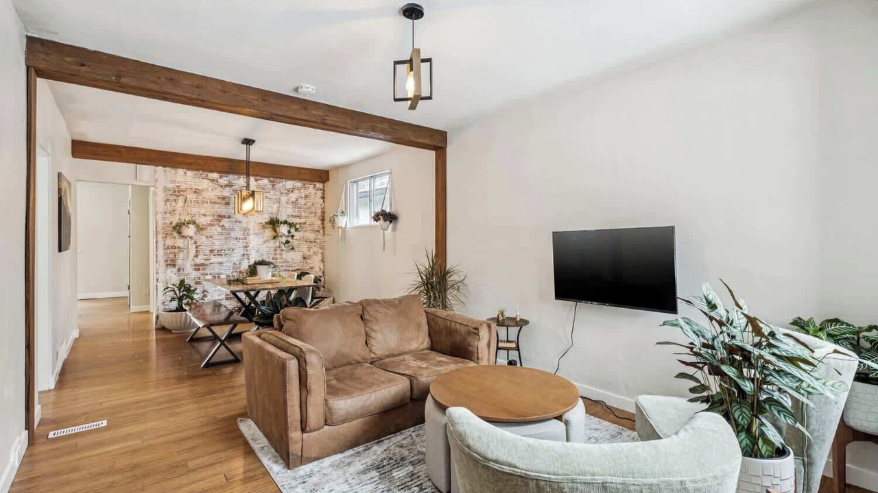 Photo of Livingroom in Sunnyside