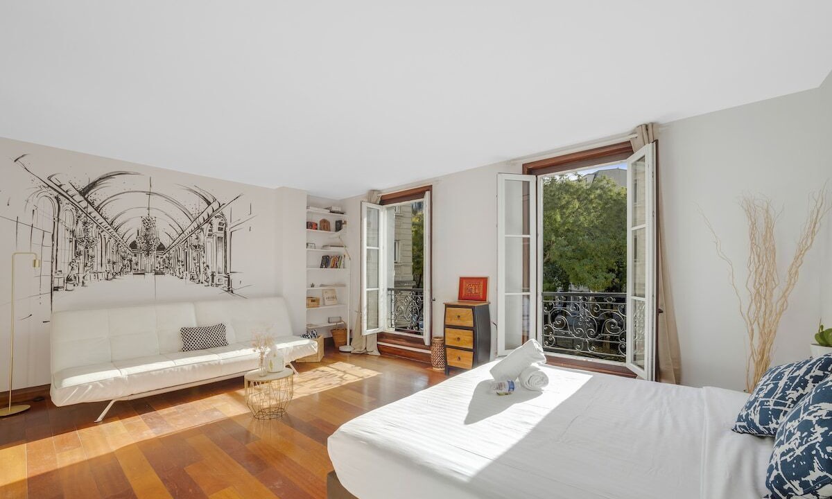 Photo of Bedroom in Clignancourt