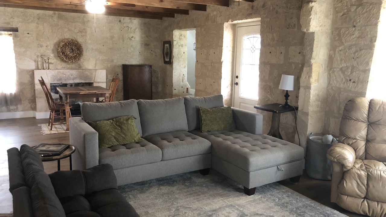 Photo of Livingroom in Hondo