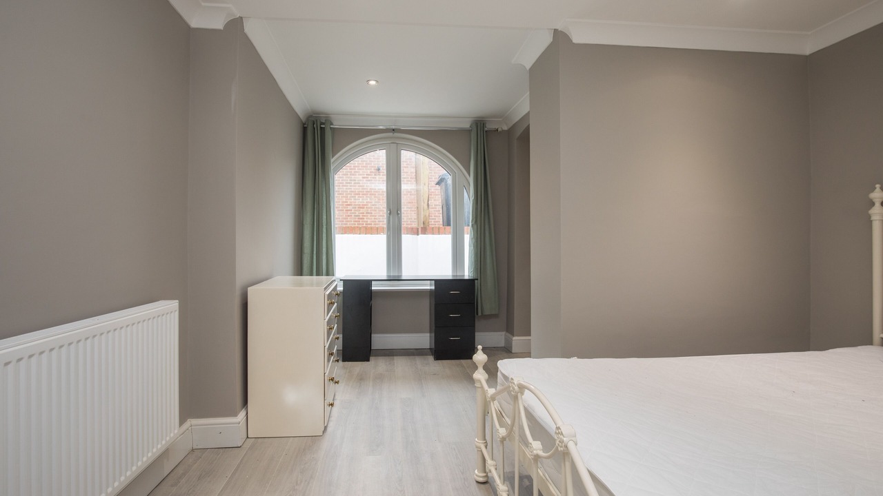 Photo of Bedroom in Grove