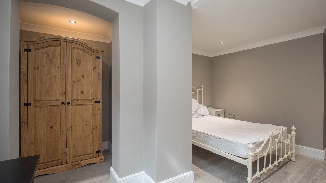 Photo of Bedroom in Grove