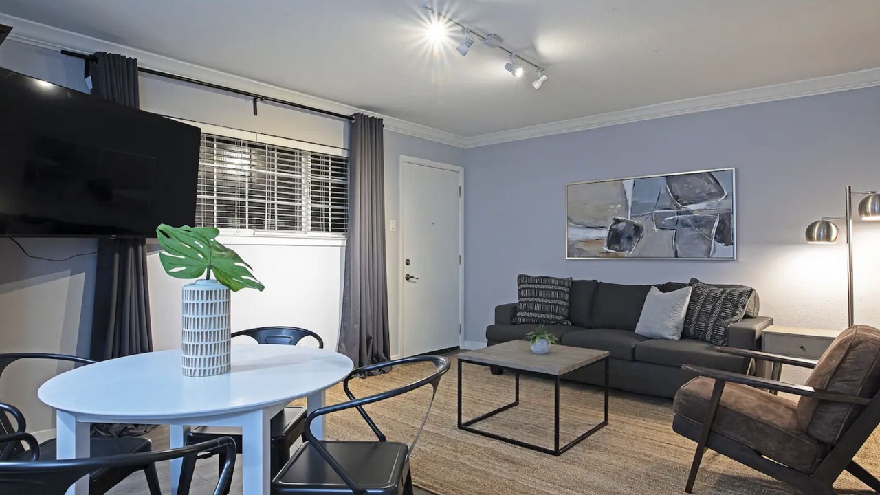 Photo of Livingroom in South Central Houston