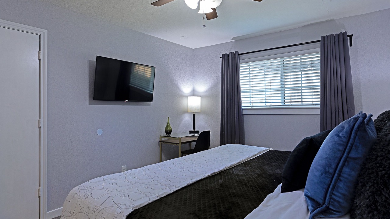 Photo of Bedroom in South Central Houston