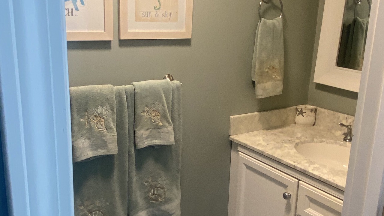 Photo of Bathroom in Teaticket