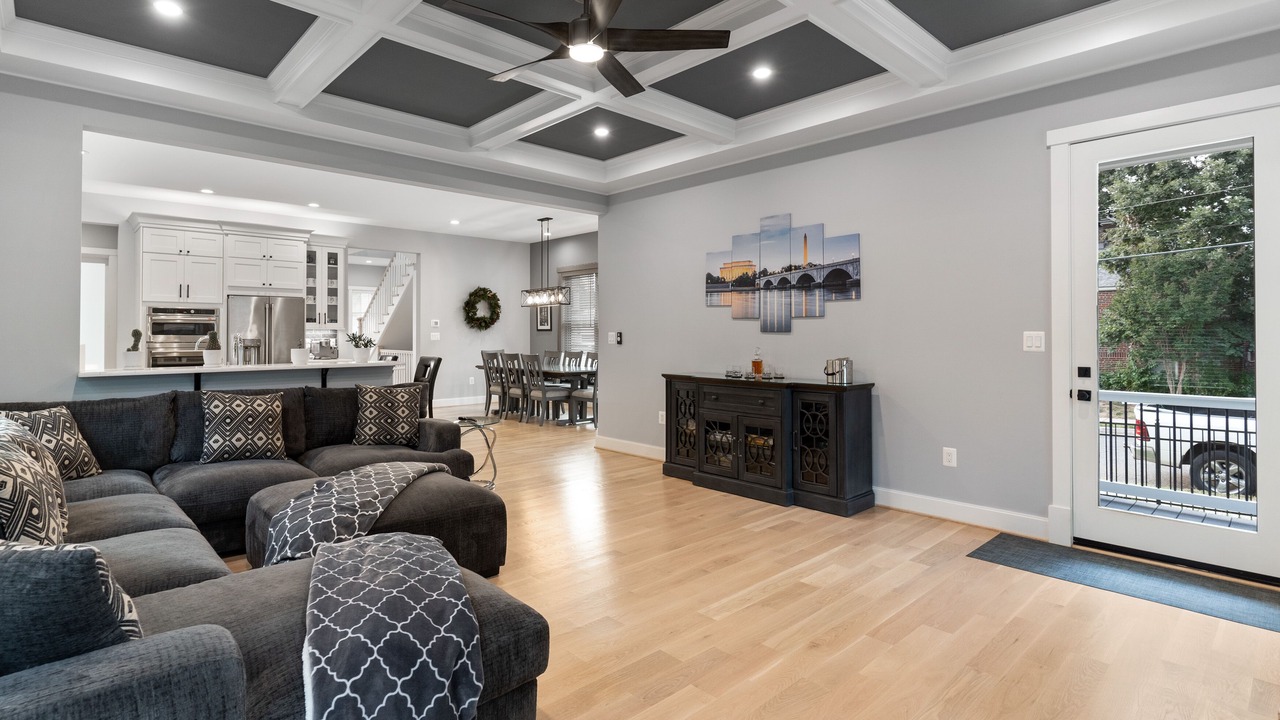 Photo of Livingroom in Virginia Square