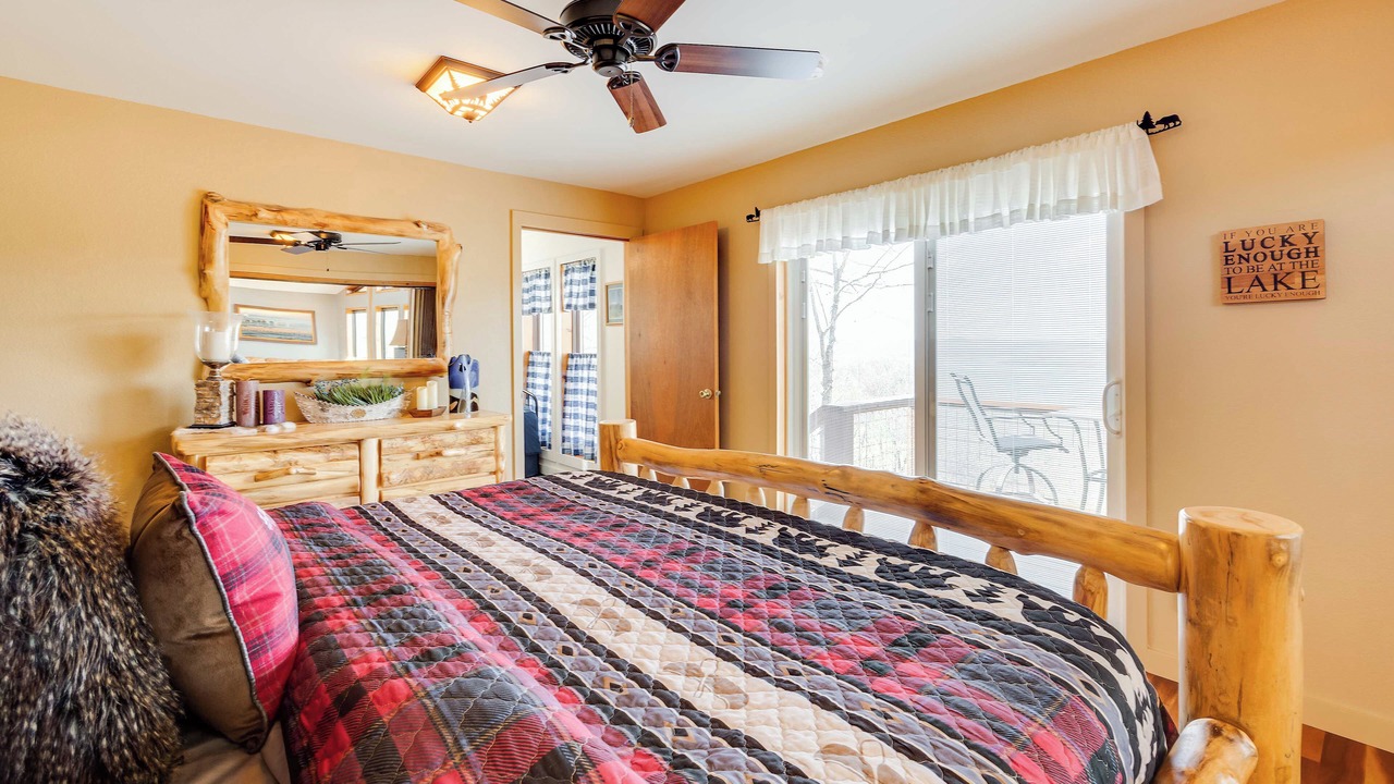 Photo of Bedroom in Sylvan Shores
