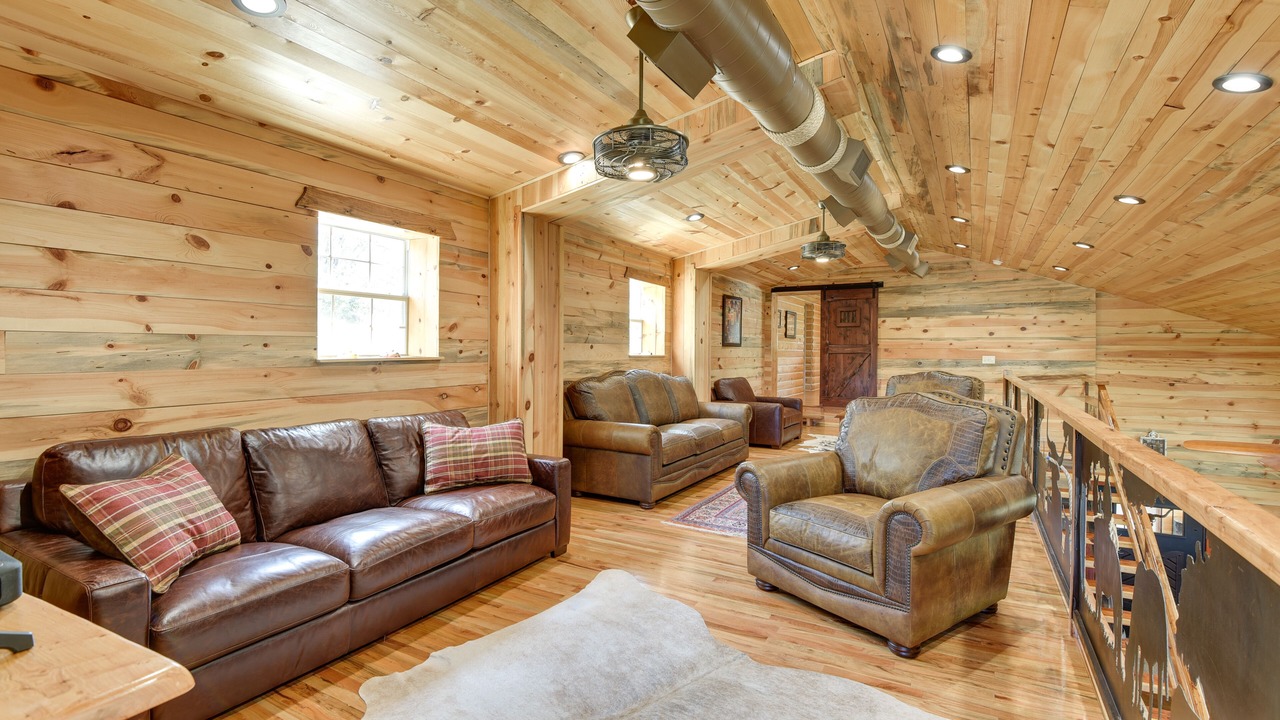 Photo of Livingroom in Early