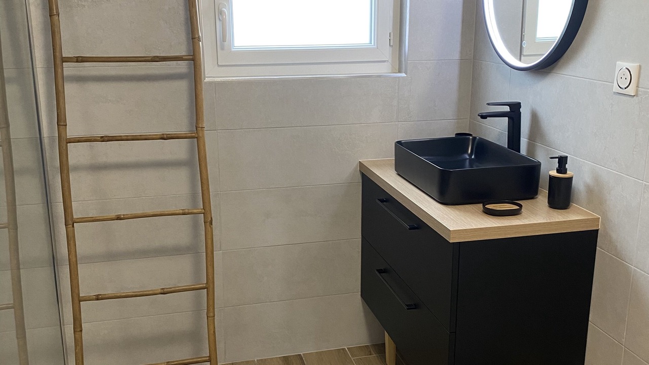 Photo of Others in Le Tourneur